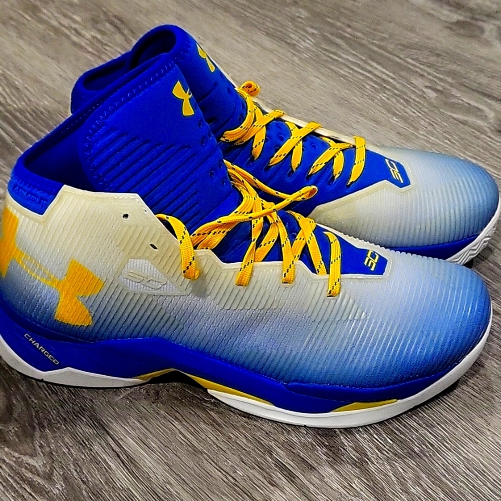 Under Armour Steph Curry 73' Collector